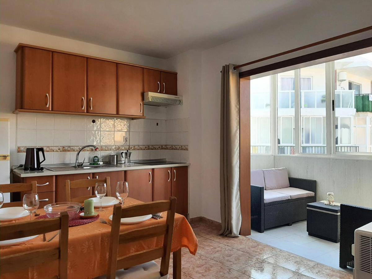 Perfectly Located With Pool Apartment Playa de las Americas (Tenerife)